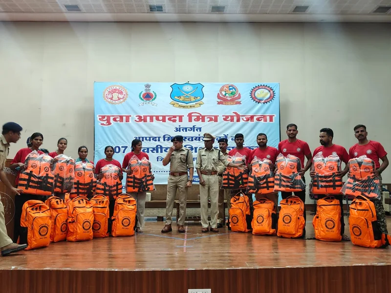 युवा आपदा मित्रों को अग्नि सुरक्षा एवं बचाव का प्रशिक्षण, प्रथम प्रशिक्षण कार्यक्रम का समापन